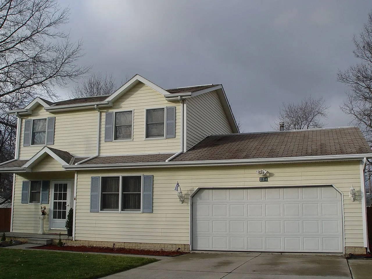 754 Idlewood Ave photo 1