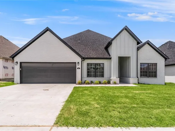 481 S Benchmark Ln, Fayetteville, AR 72704