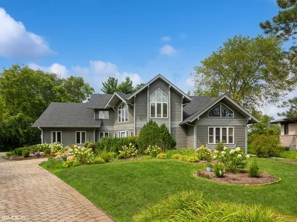 18W742 60th St, Westmont, IL 60559