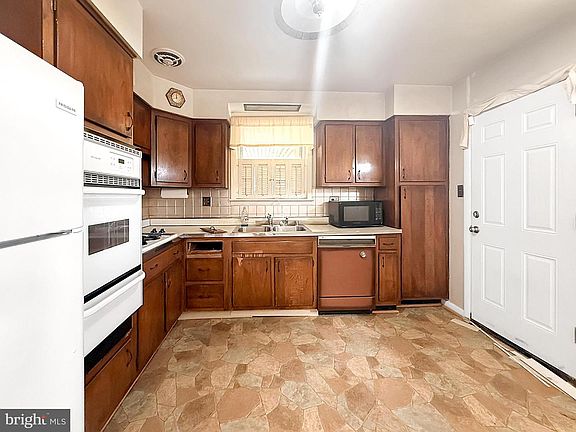 4th image of 6404 Summerhill Rd