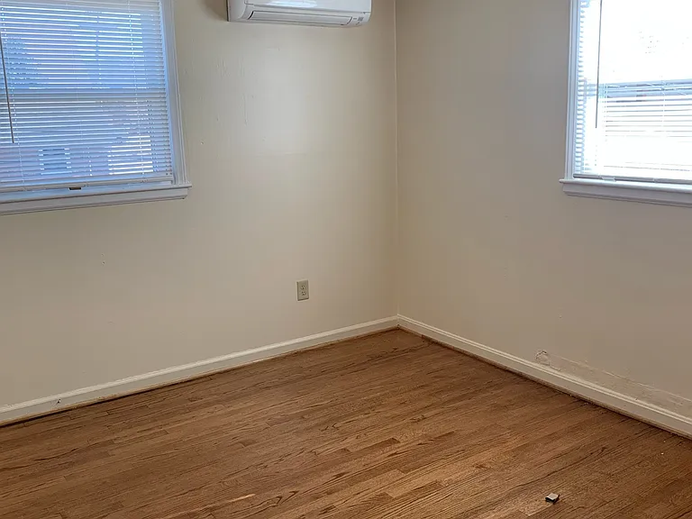 812 Whitney Ave NW — Photo 9