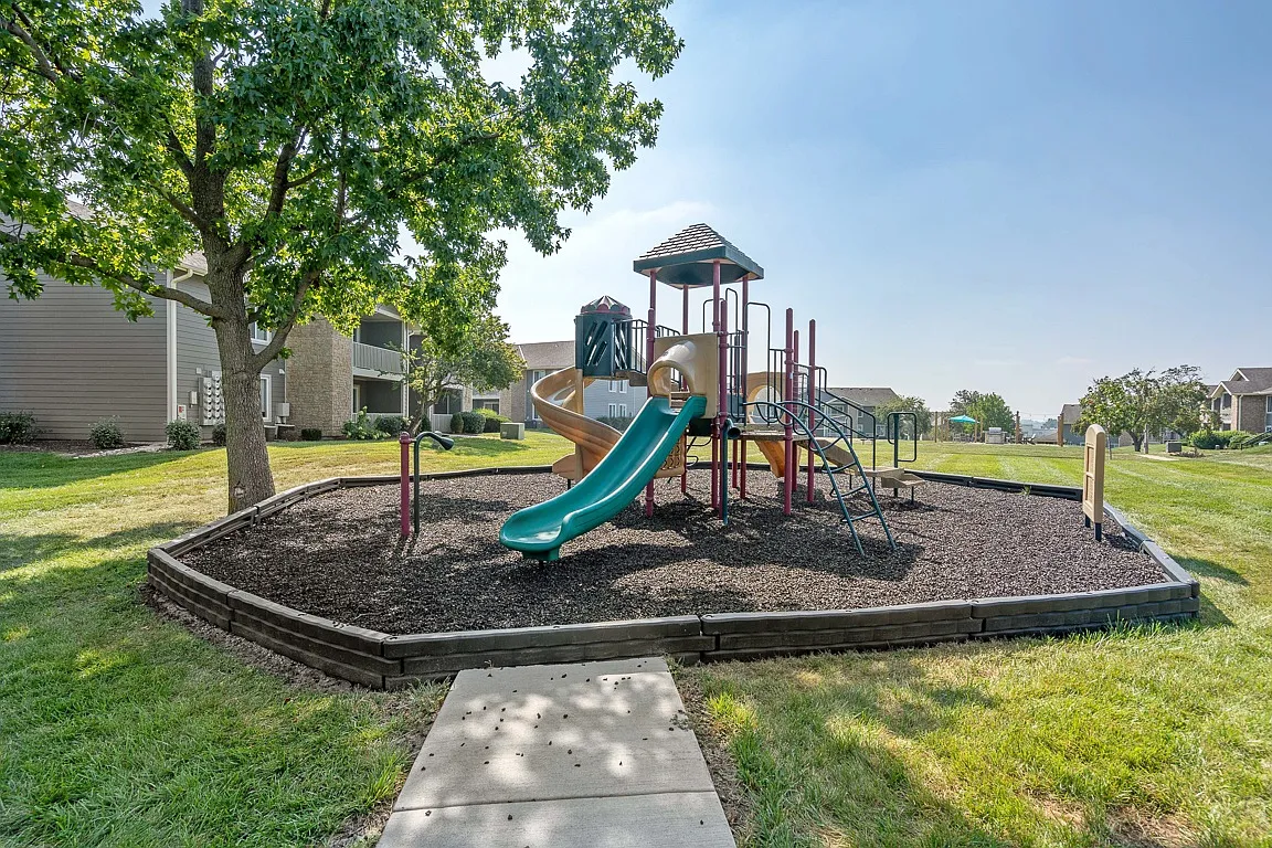 The Reserve At Barry Apartments — Photo 4