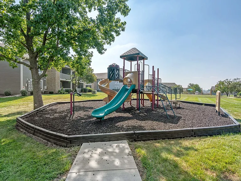 The Reserve At Barry Apartments — Photo 4