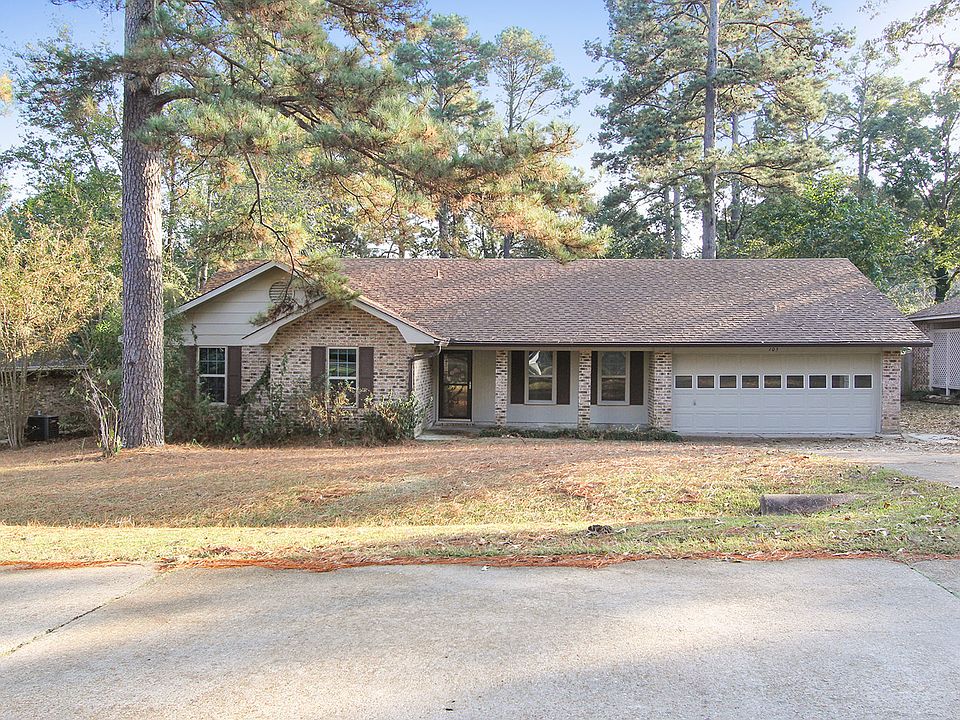 105 Spring Creek, Pineville 