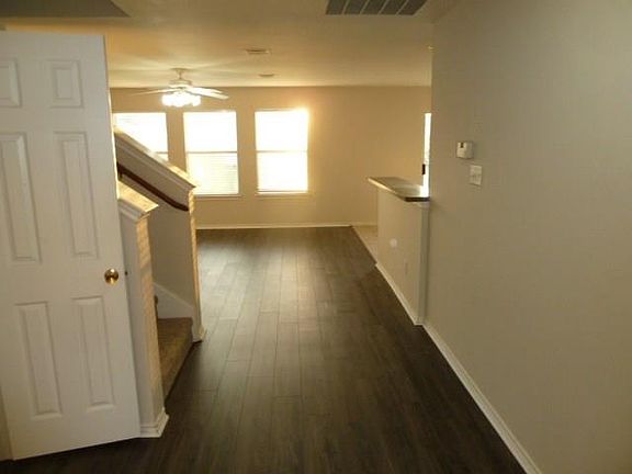 3rd image of 9433 Pastime Ct