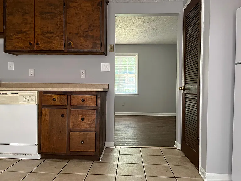 255 Jockey Club Dr — Photo 9