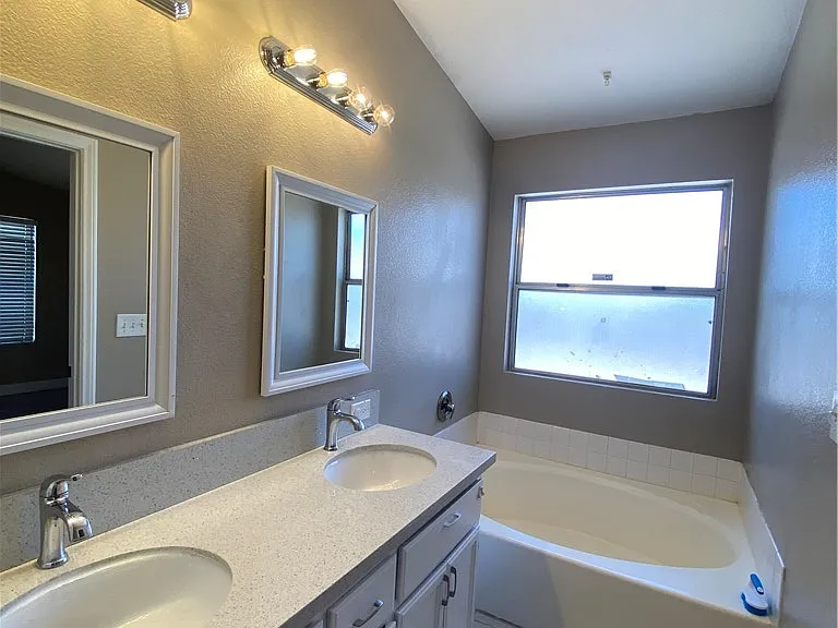 2118 Quinton Ave — Photo 4