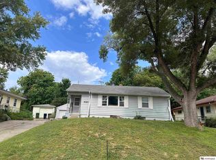 1020 Parkway Dr, Bellevue, NE 68005