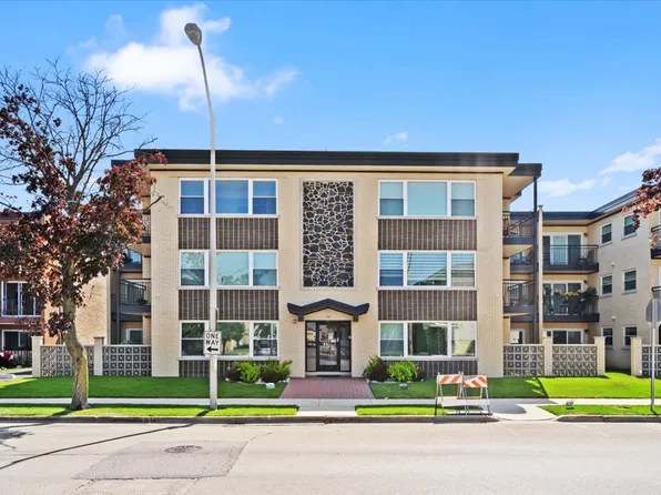 3045 Paris Ave APT 303, River Grove, IL 60171