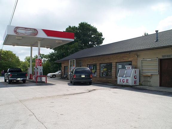 2nd image of 9485 Sparta Hwy