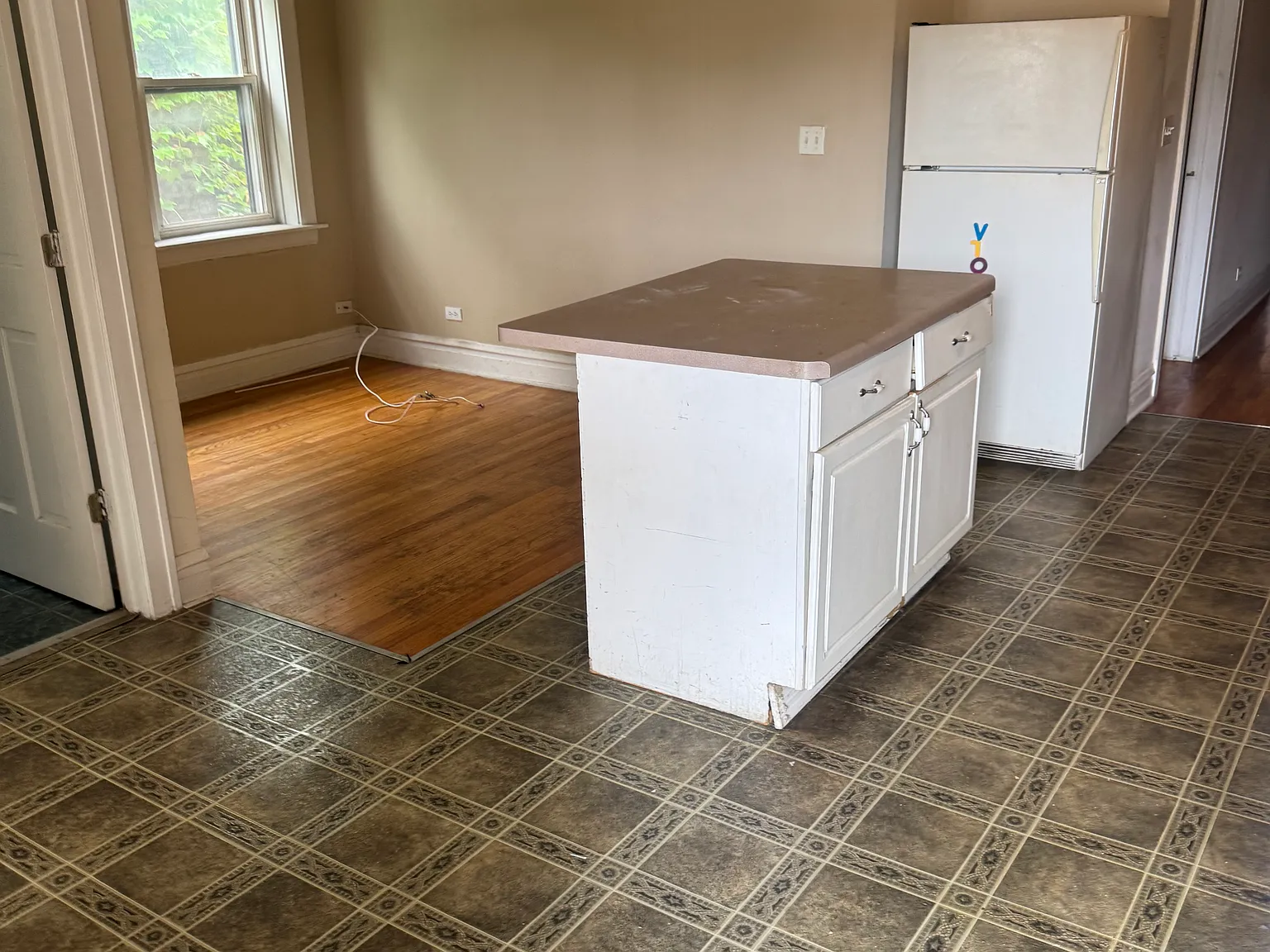 3 bed, 1.5 bath, 1700 sqft, $2,200 — Photo 2