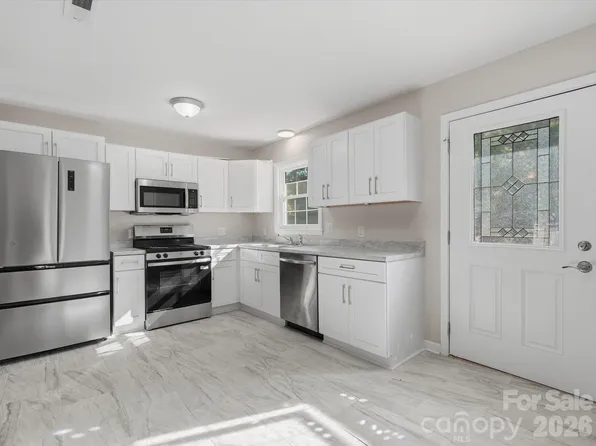 102 Cushman Dr, Chester, SC 29706