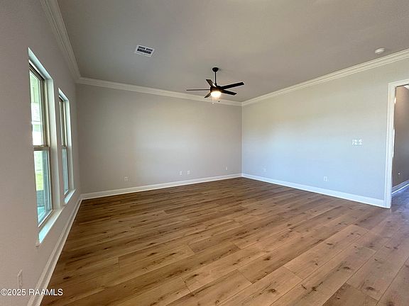2nd image of 114 Elmwood Meadows Dr