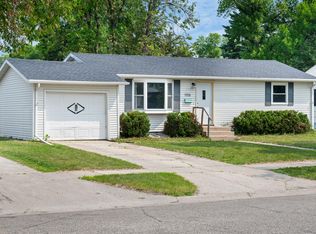 1106 23rd Ave S, Grand Forks, ND 58201