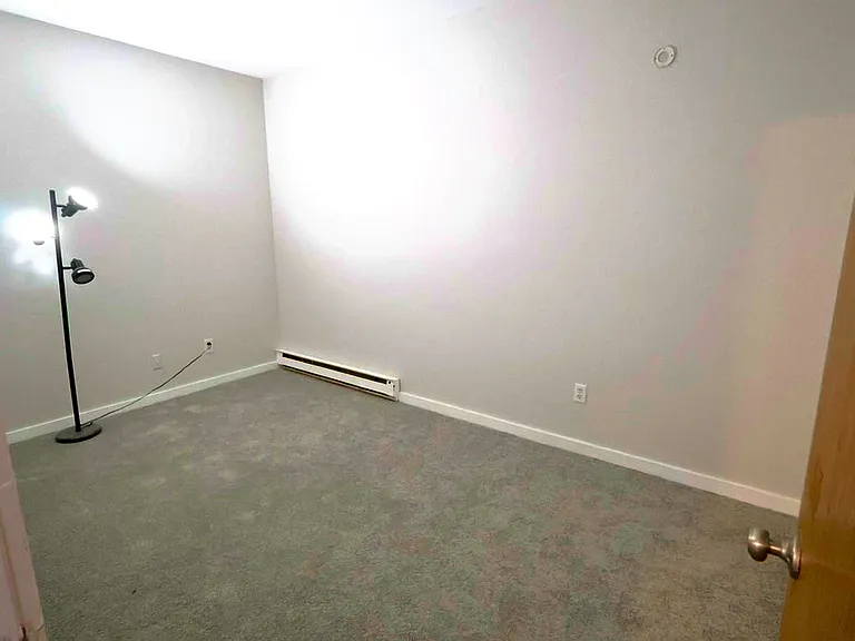Cambridge Manor — Photo 17