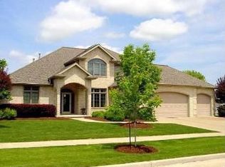 236 E Thornbrook Ln, Appleton, WI 54913