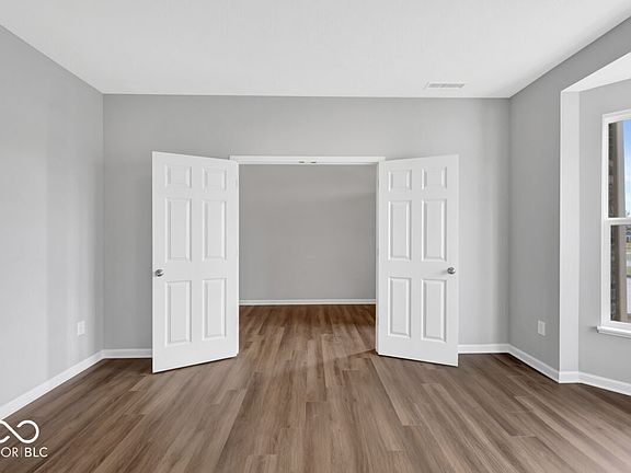 3rd image of 1109 Ridgevine Rd