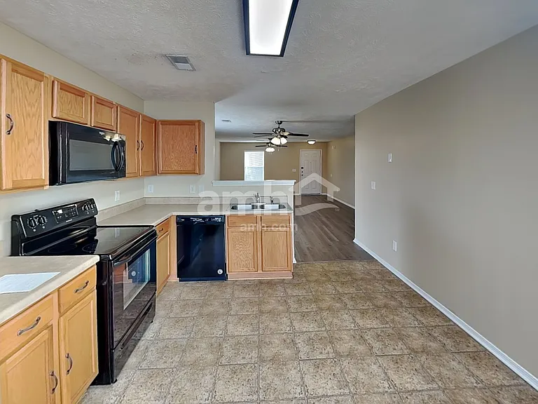 5000 Hancock Cir — Photo 4