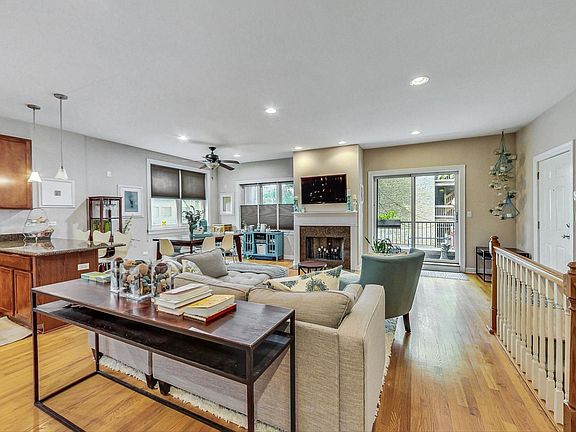5th image of 1218 W Carmen Ave APT 1