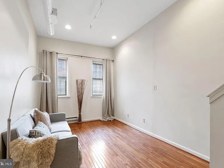104 N 2nd St #200 — Photo 13