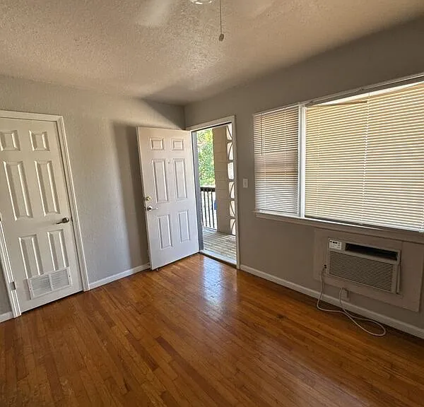 1403 Tennessee St #9 — Photo 1