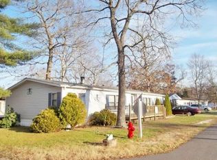 2 Holly Dr, Egg Harbor City, NJ 08215