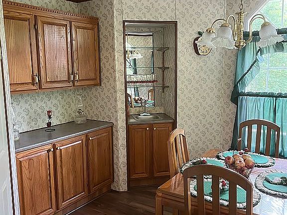 Breakfast Nook W/ Sink 