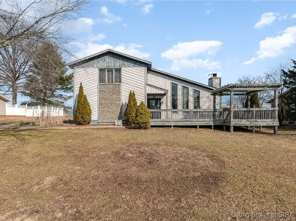 626 Mulberry Street, Sellersburg, IN 47172