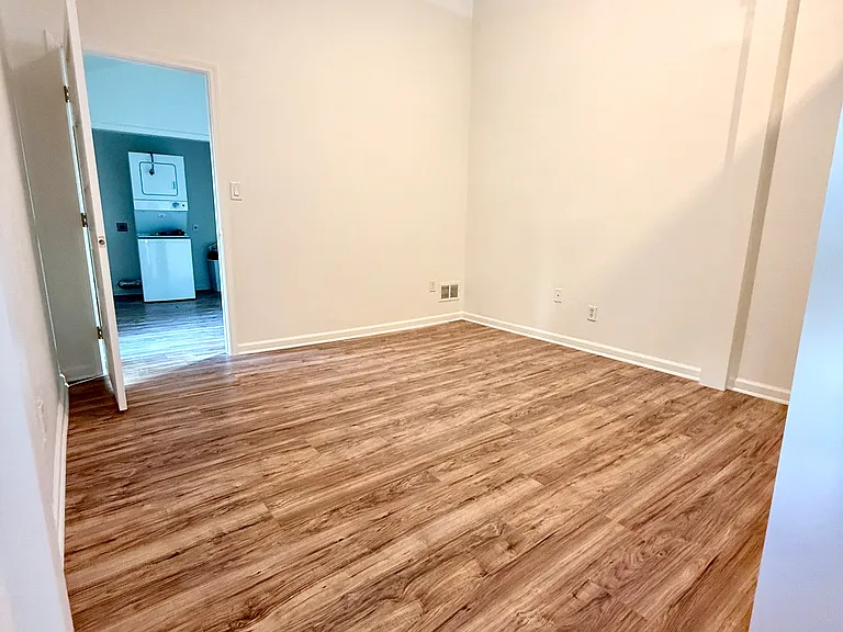 1304 Singleton Ave — Photo 15