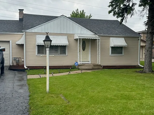 7144 W 84th St, Burbank, IL 60459