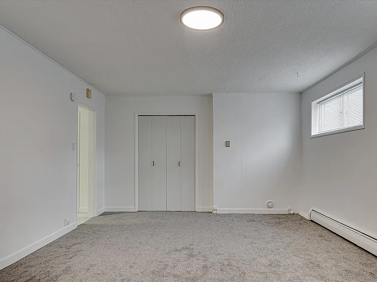 344 Carleton Dr #B — Photo 7