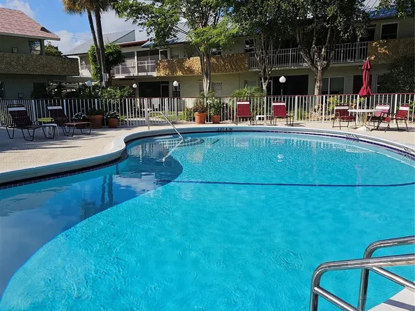 860 SE 6th Avenue #206, Deerfield Beach, FL 33441