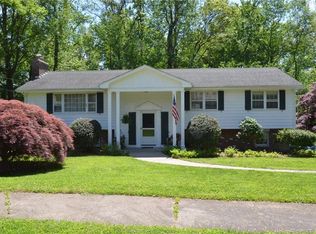 36 Forest Ct S, Hamden, CT 06518