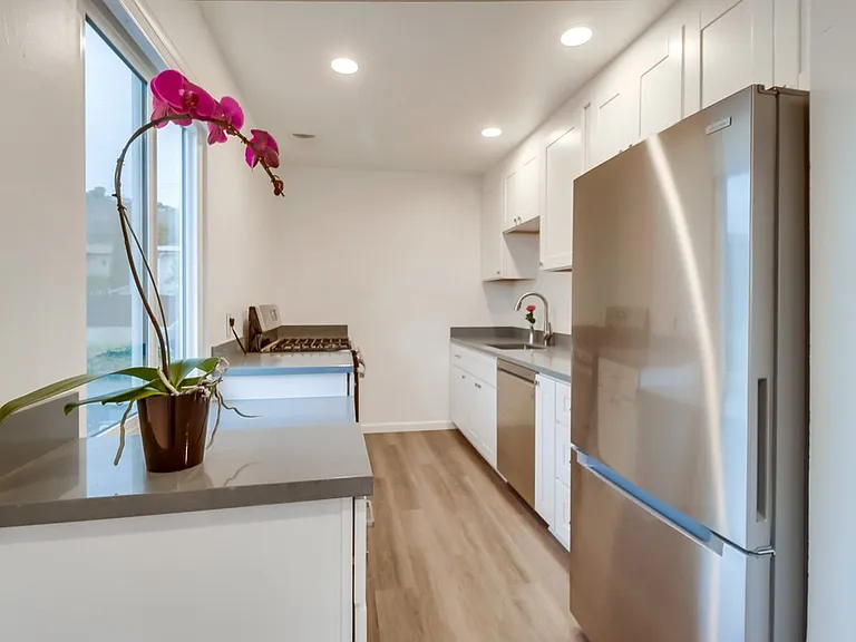 6037 La Jolla Hermosa Ave — Photo 2