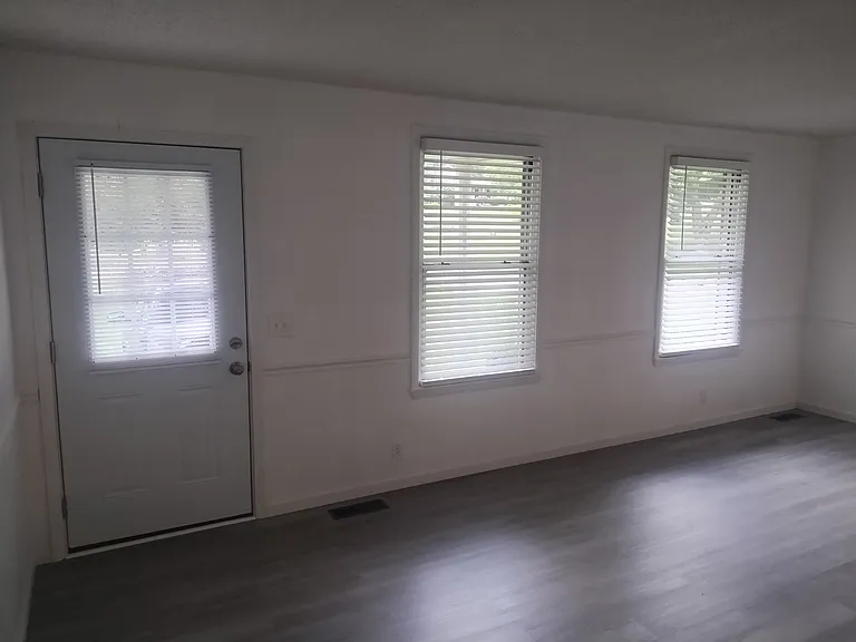 244 Sterling Rd — Photo 24