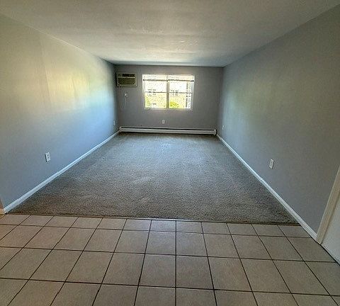 2nd image of 290A Berlin St #33