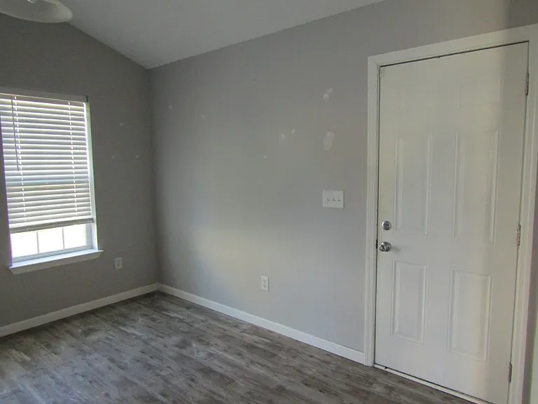 151 Heath Dr — Photo 11