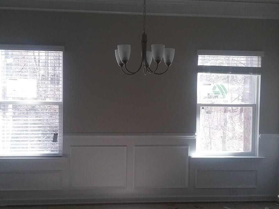 2nd image of 2146 Valley Dr