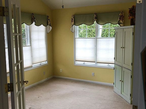 2nd image of 106 Saint Martin Dr