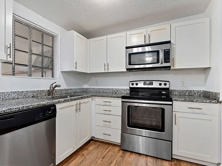 443 N Dorothea Way — Photo 5