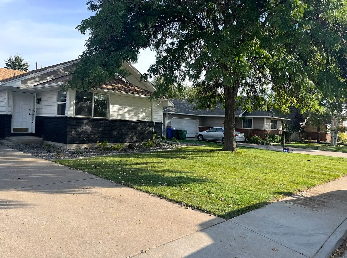 1727 Hoffman Dr — Photo 1