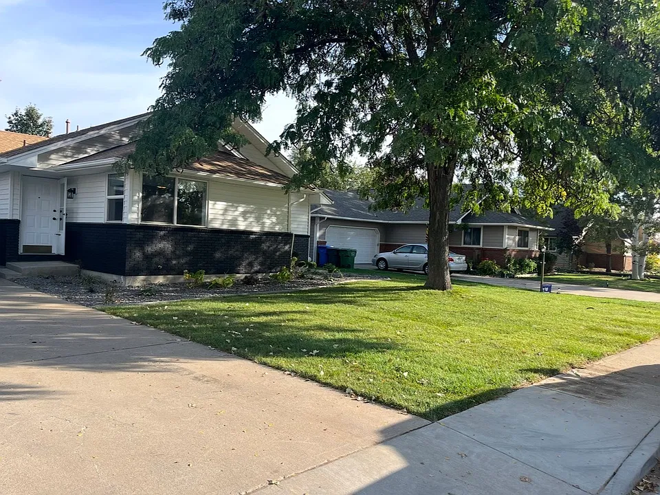1727 Hoffman Dr