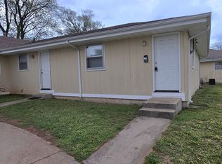 305 E Downing St APT B, Springfield, MO 65807