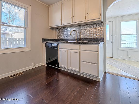 4th image of 5465 Bruce Ave