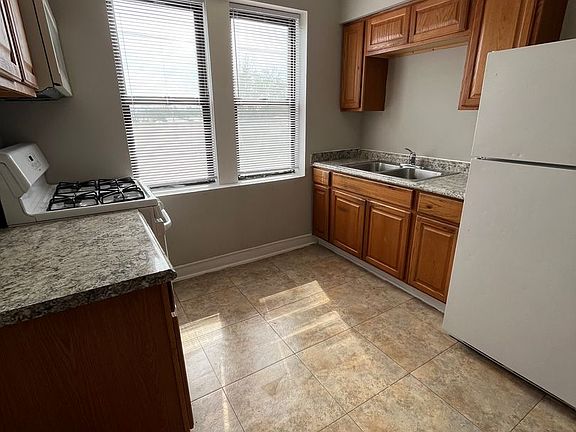 5th image of 1525 N Austin Blvd #Ab-25-3