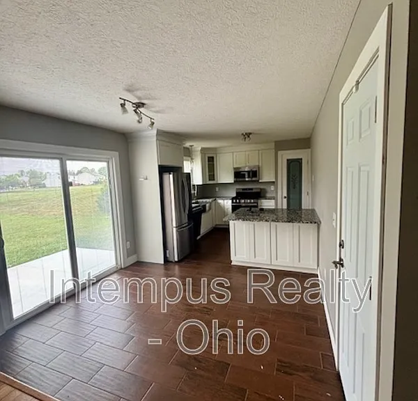 1482 Geranium Dr — Photo 9