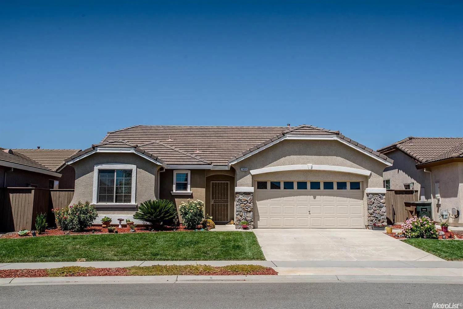 2800 Lincoln Airpark Dr photo 1