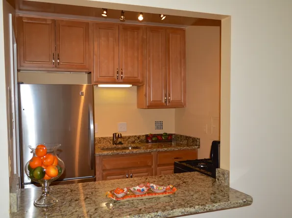 5500 Friendship Blvd APT 1001N, Chevy Chase, MD 20815