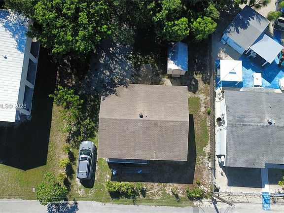 3rd image of 10 Silver Springs Dr