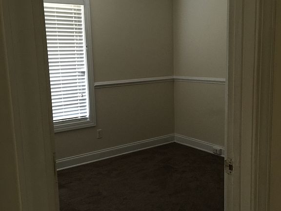 3rd image of 111 Ewell Ct